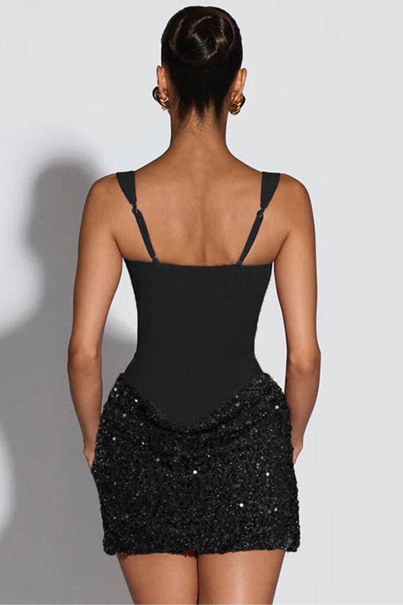 Vestido mini de cuello cuadrado brillante