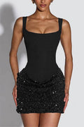 Vestido mini de cuello cuadrado brillante