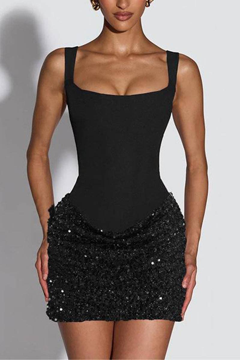 Vestido mini de cuello cuadrado brillante