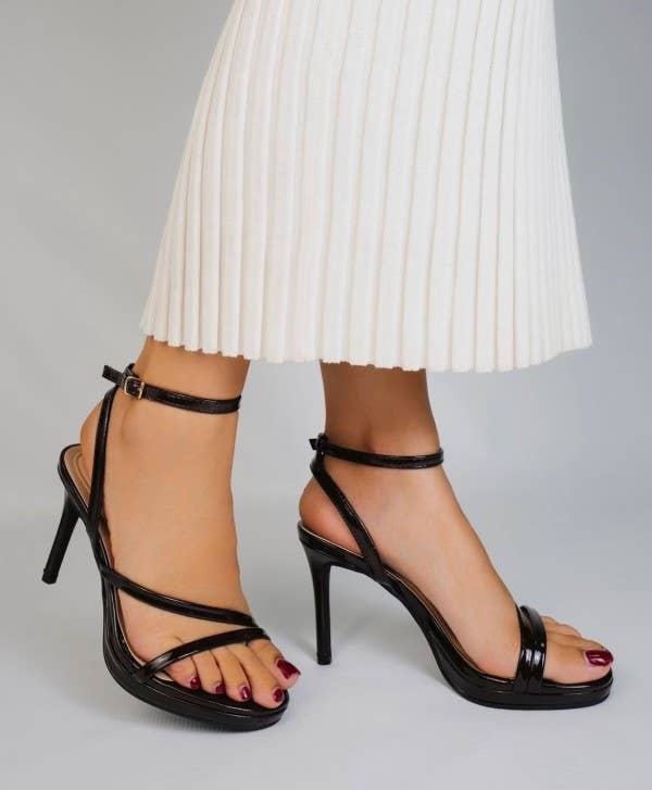 Tacones de tiras