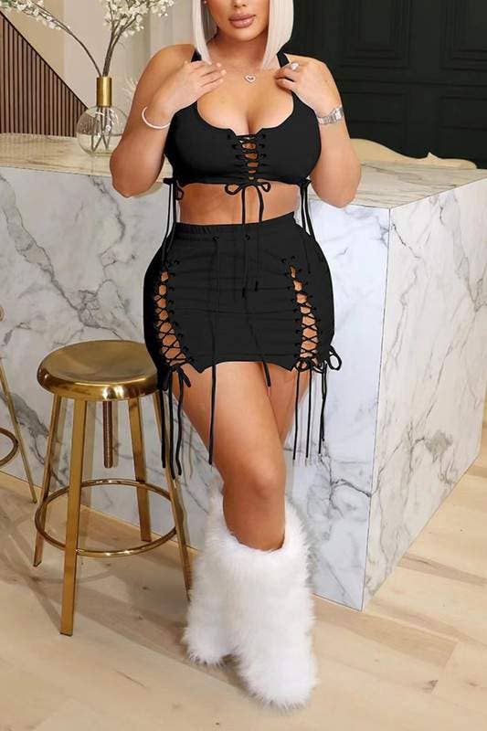 Conjunto de top y falda con cordones