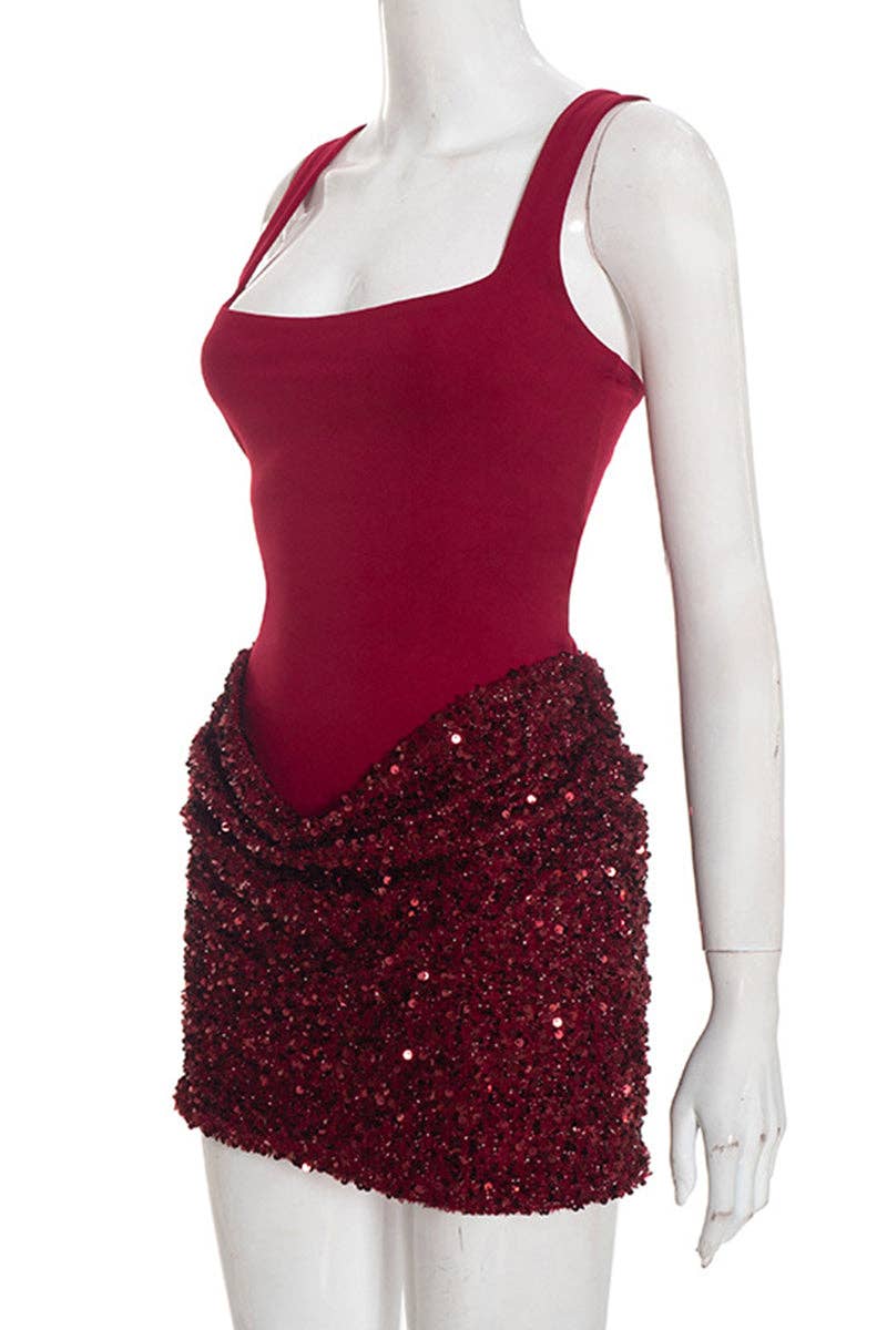 Vestido mini de cuello cuadrado brillante