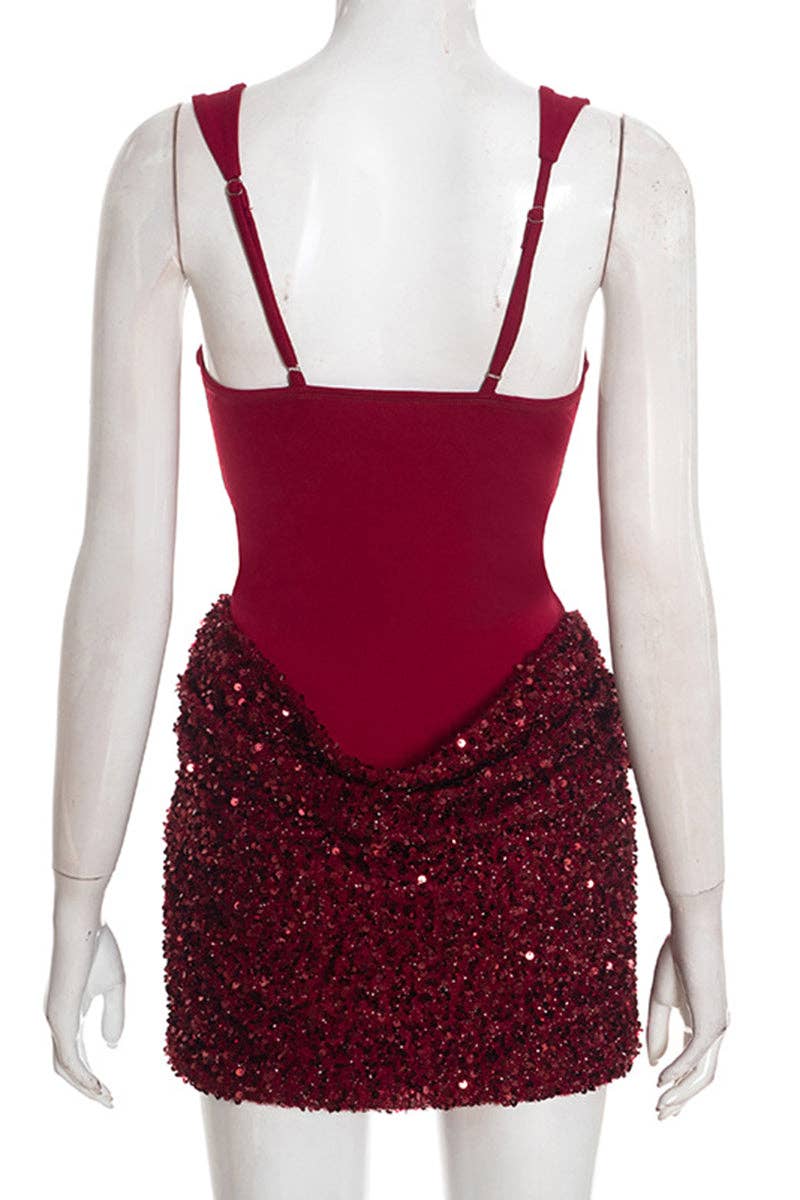 Vestido mini de cuello cuadrado brillante
